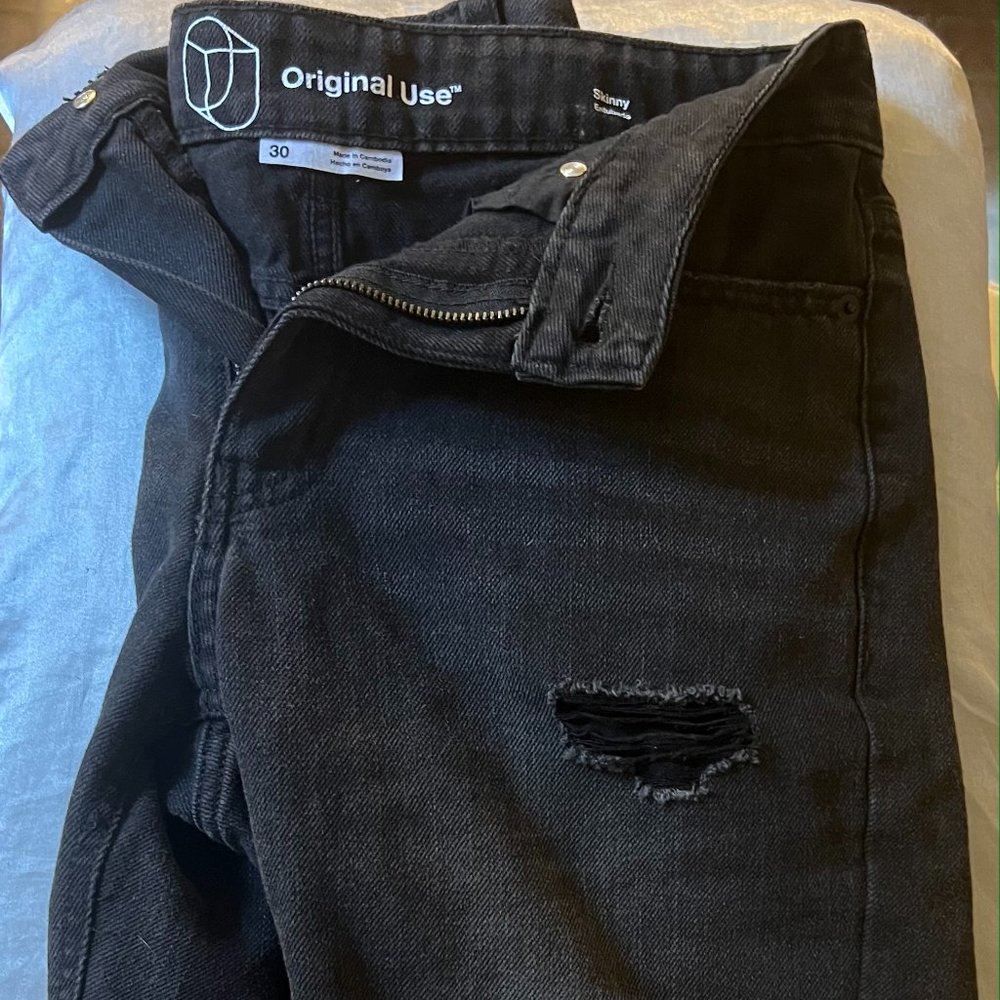 Original Use Men's Black 12" Distressed Shorts, Size 30